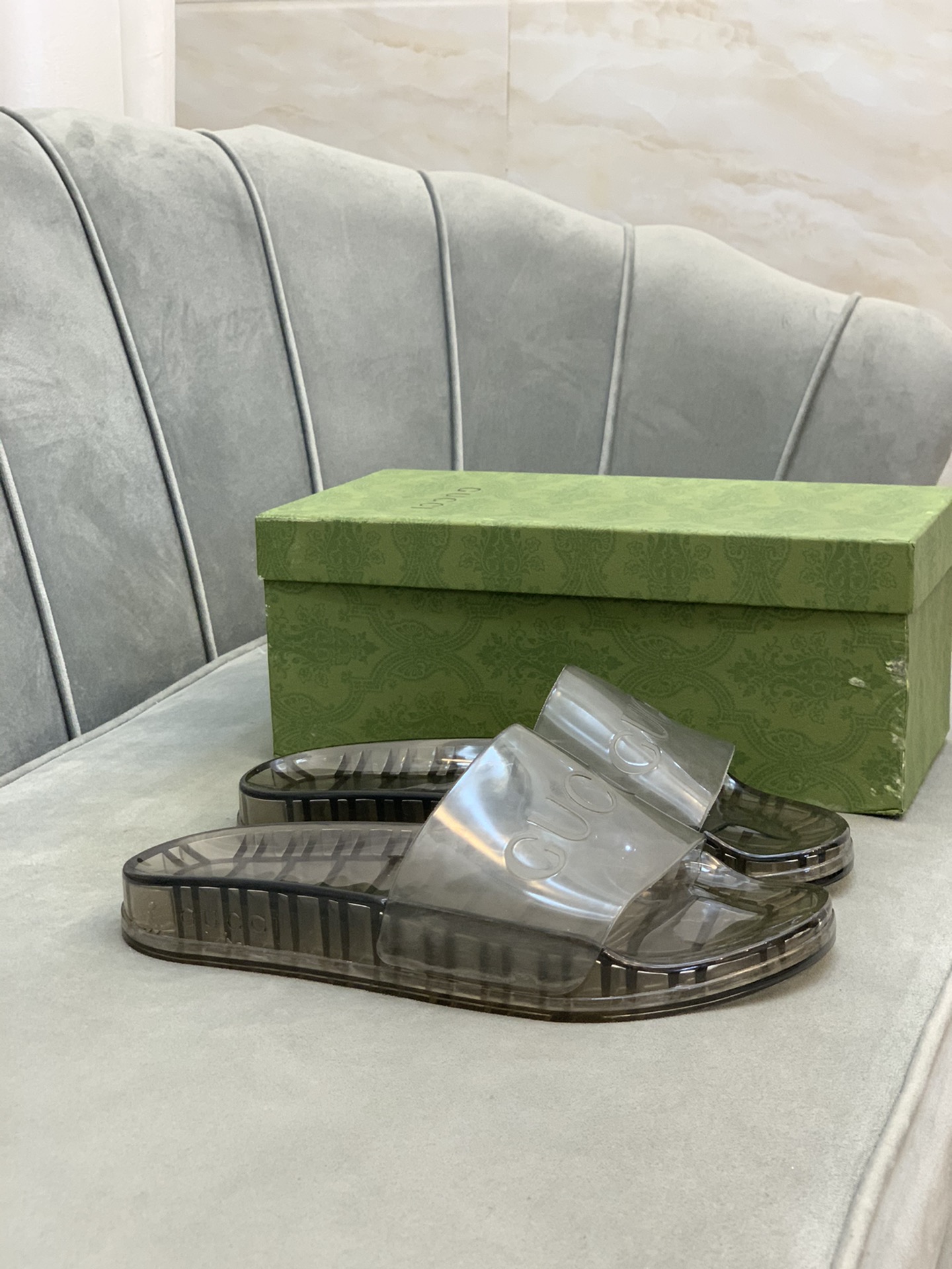 Gucci Slippers 2 - vstockx