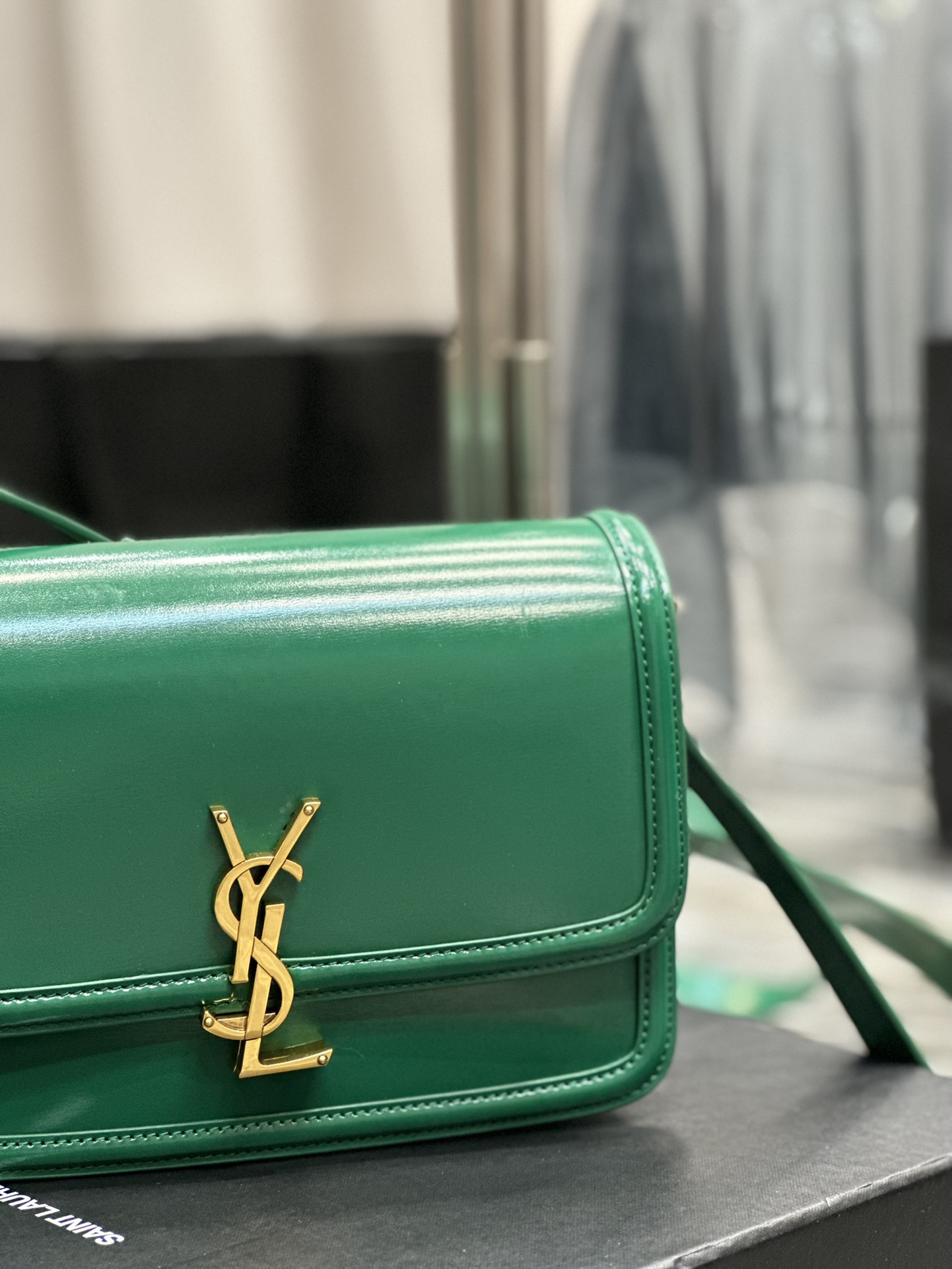 Handbags SAINT LAURENT 634305 size 23x16x6 cm - vstockx