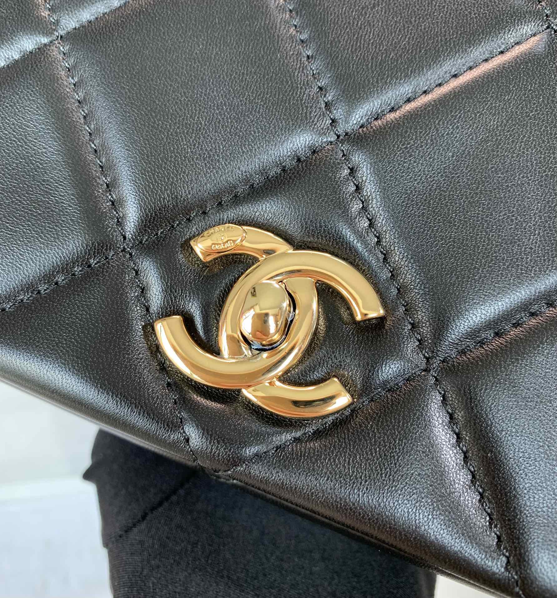 Handbag Chanel size 18 cm - vstockx