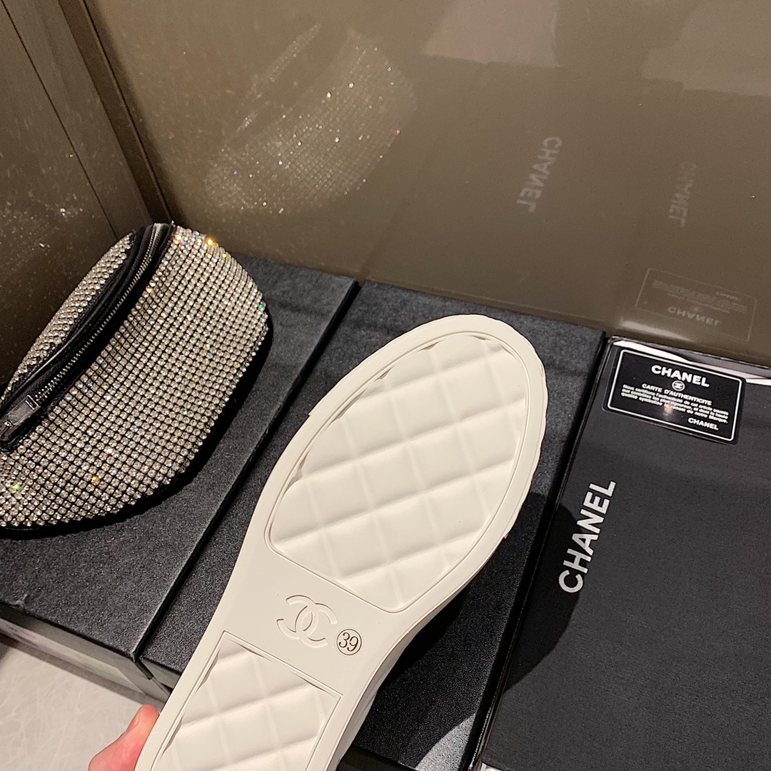 Chanel sneaker 1 - vstockx