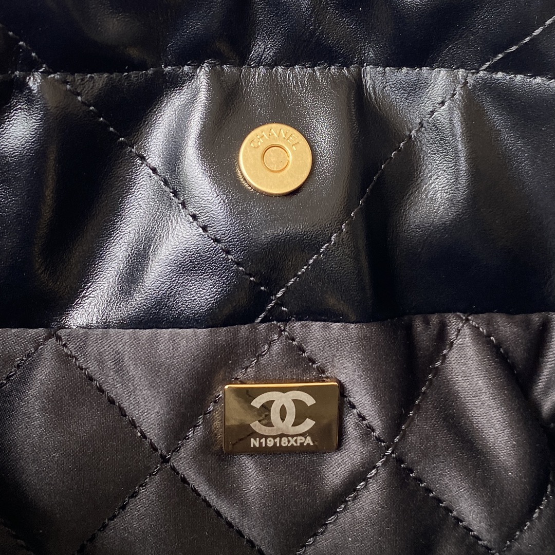 Handbag Chanel AS3263 size 18X20X6.5 cm - vstockx
