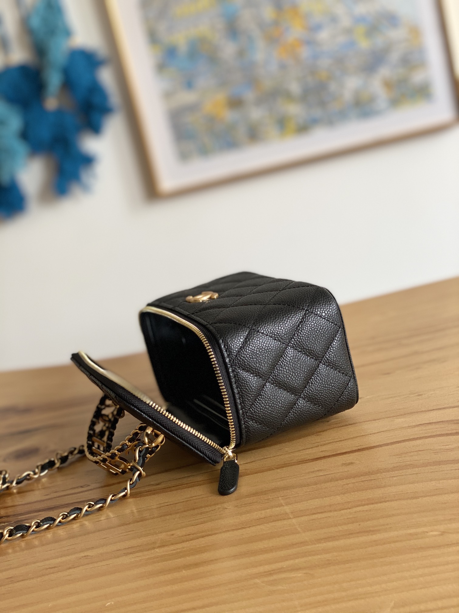 Handbag Chanel 81197 size 9.5  13  6 cm - vstockx