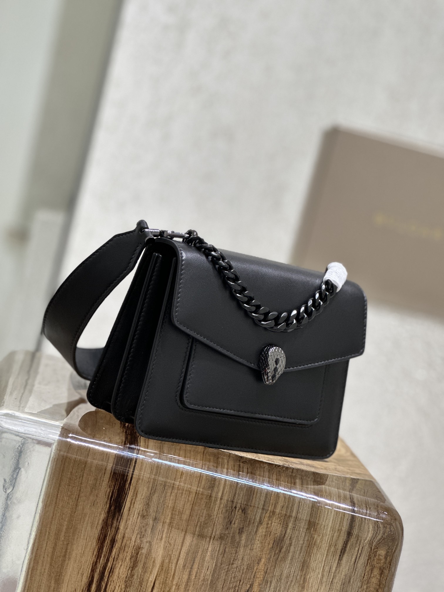 Handbags Bvlgari 290763 size:20*14*8.5cm - vstockx