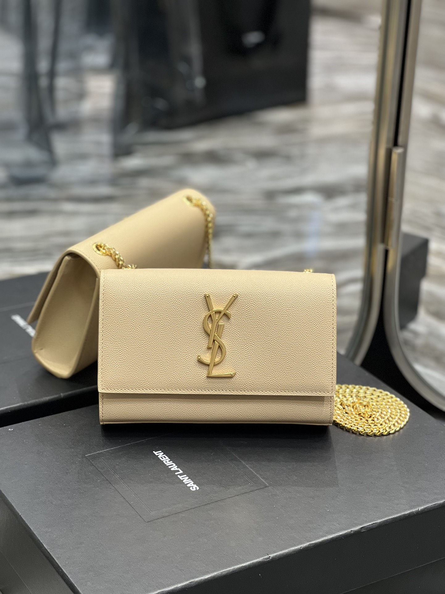 Handbags SAINT LAURENT 469390 size 20x13.5x5.5 cm - vstockx