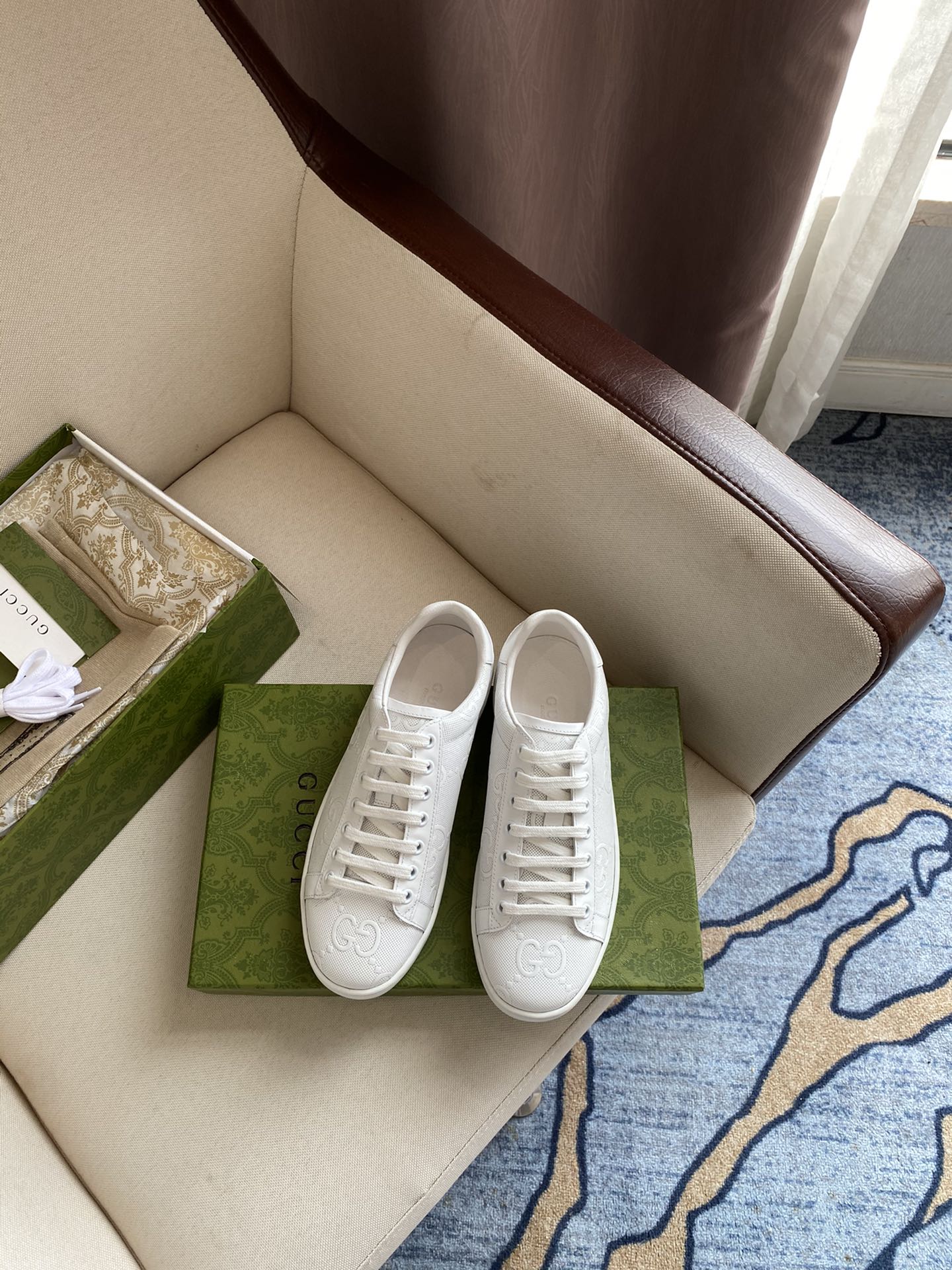 Gucci Women's Ace sneaker with bee sneaker 4 - vstockx