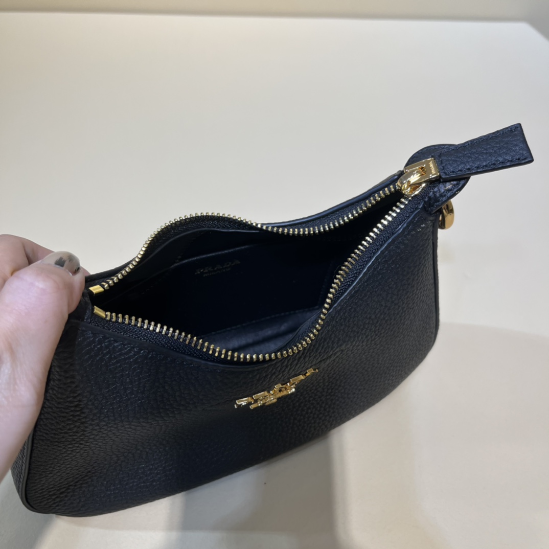 Handbags Prada 1BH193 size:24×18×6 cm - vstockx
