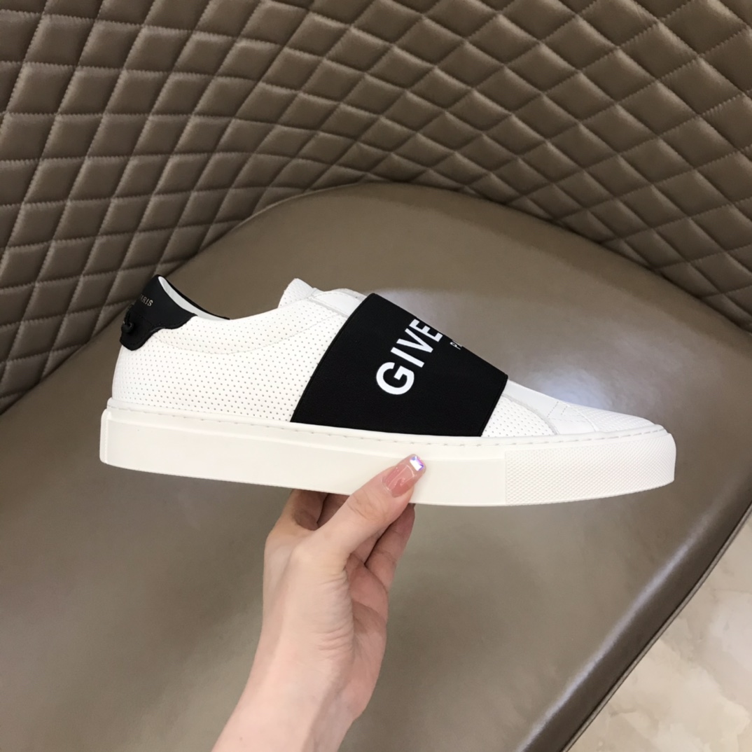 Givenchy Urban Street Logo-print Leather Sneakers 1 - vstockx