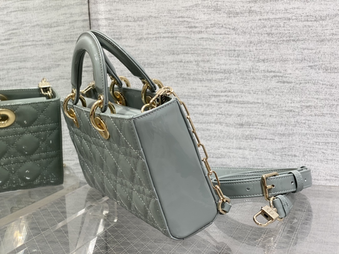 Handbag Dior size 26*6*14 cm - vstockx