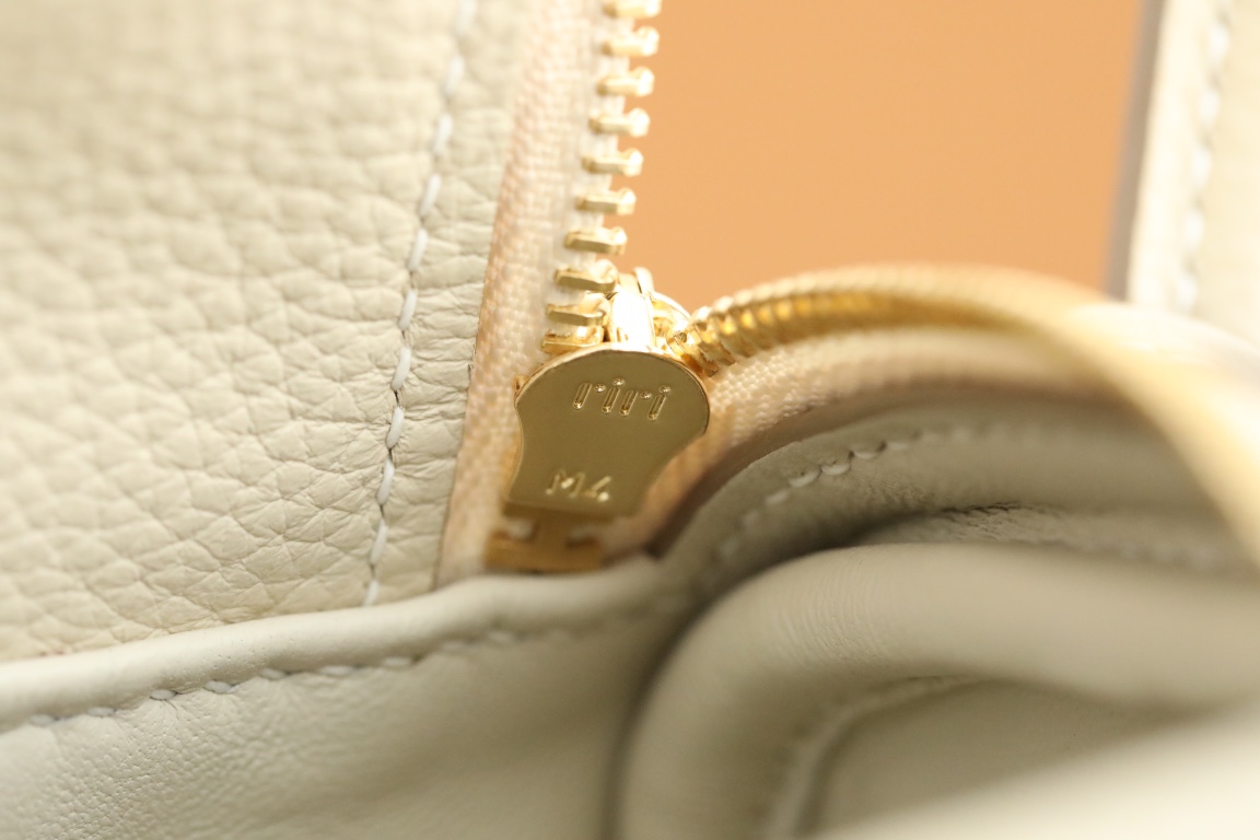 Handbags HermesLindy mini tc - vstockx