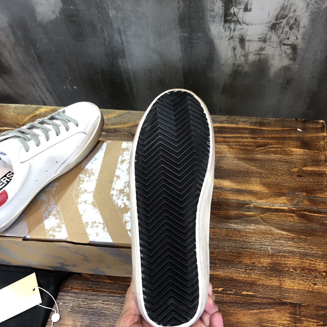 Golden Goose Superstar distressed-finish sneakers 7 - vstockx