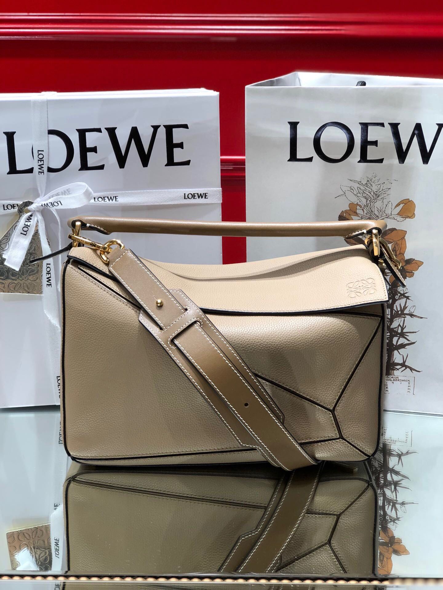 Handbags LOEWE Ykk size:29x18x12 cm - vstockx