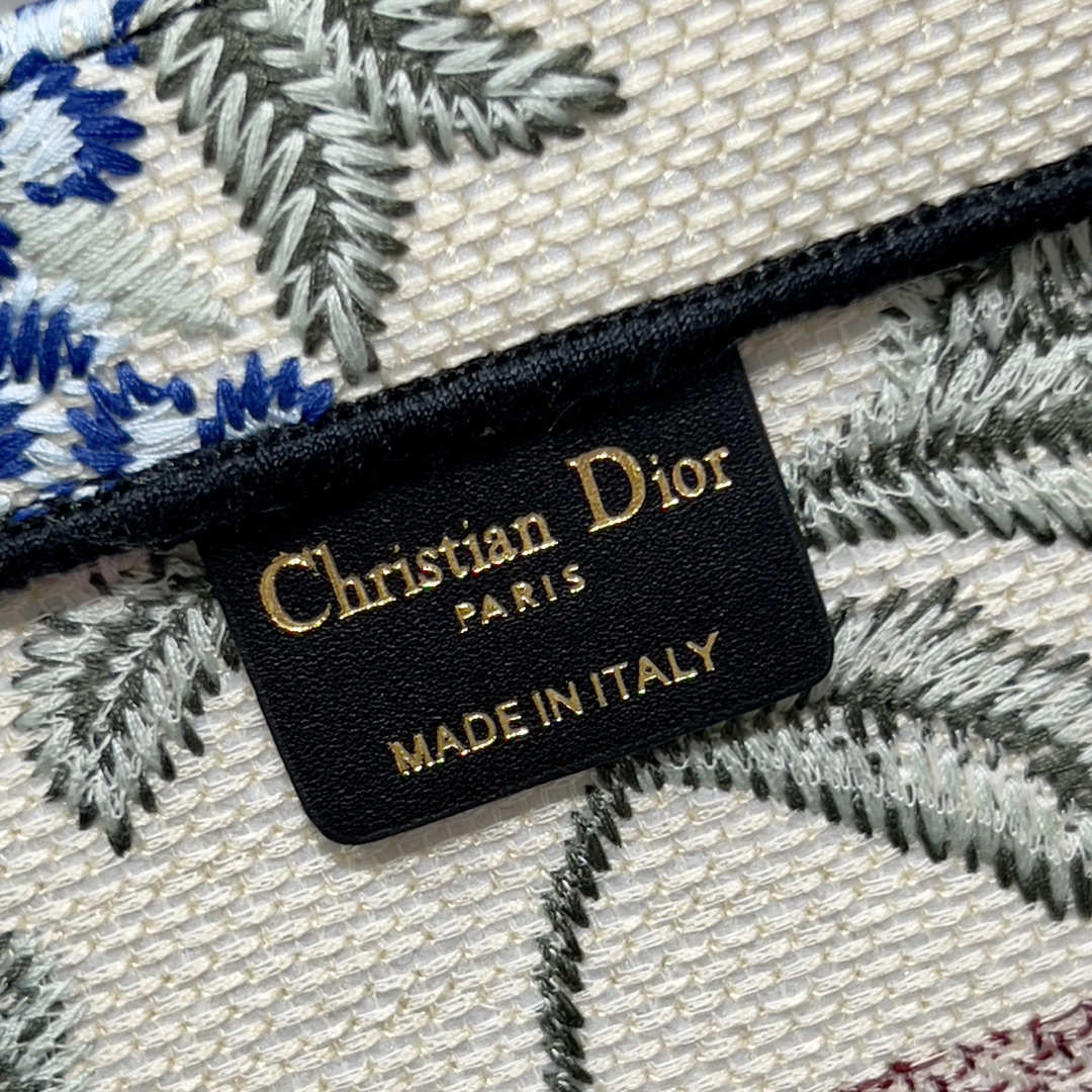 Handbag Dior 1286 size 36  28 cm - vstockx