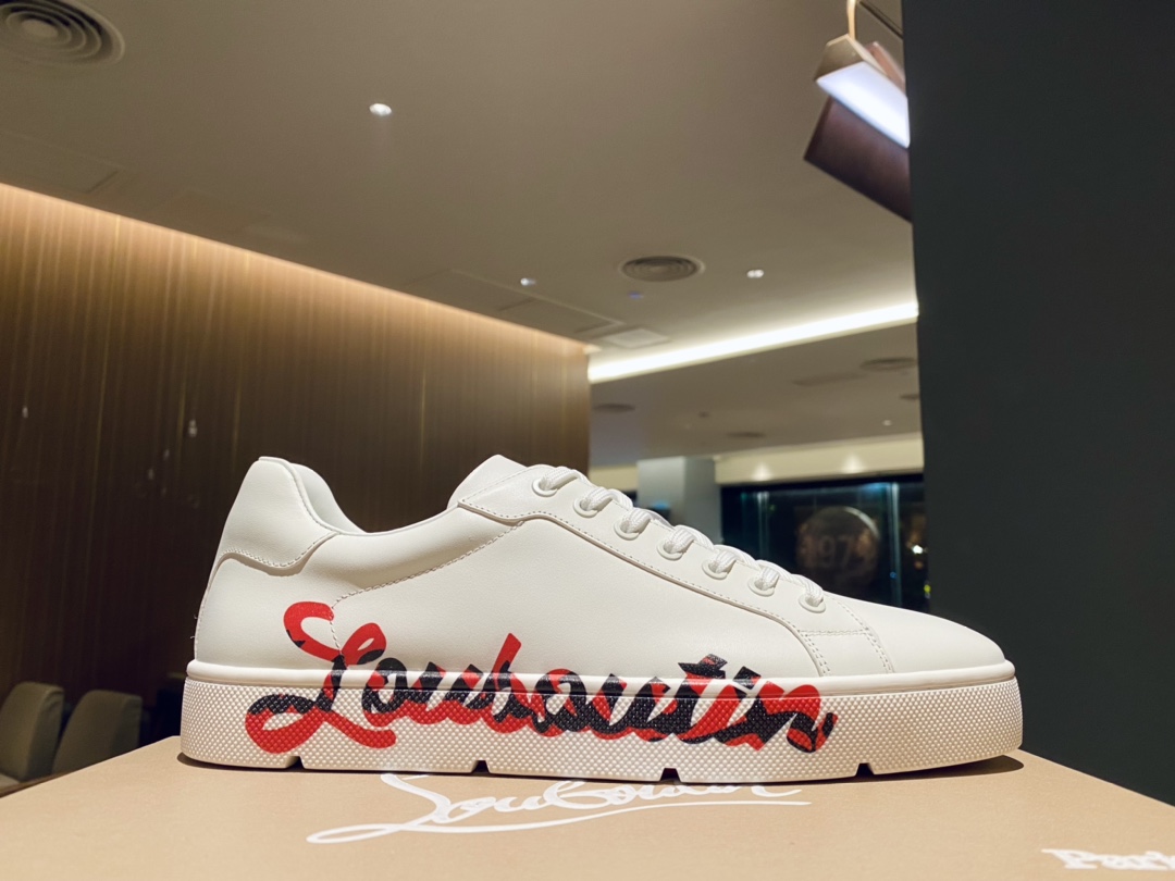 Christian Louboutin Low Top Sneakers 1 - vstockx