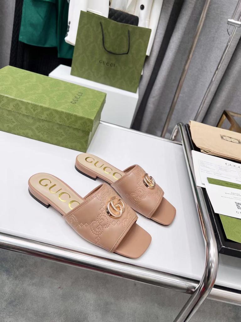 Gucci leather print slides Brown - vstockx