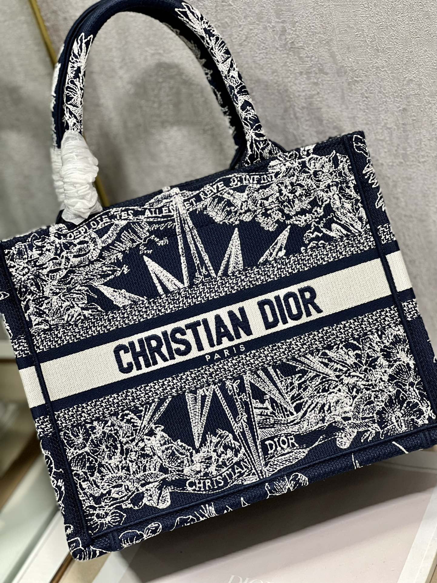 Handbag Dior 1265 size 26.5  21  14 cm - vstockx
