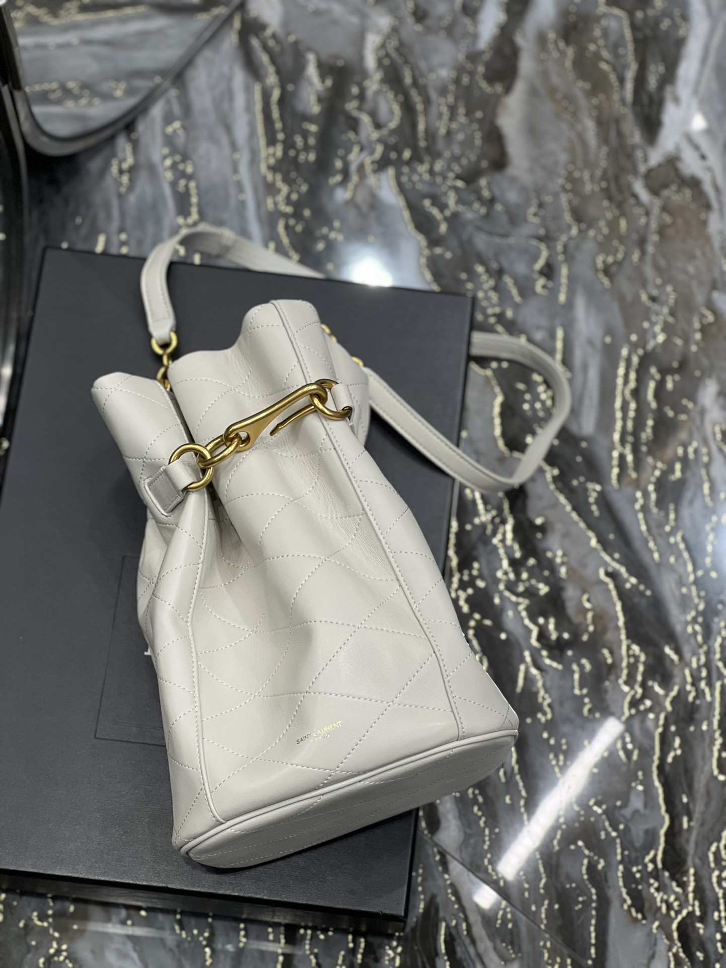 Handbags SAINT LAURENT 686310 size 19  27  12 cm - vstockx