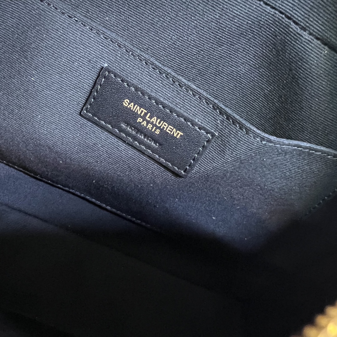 Handbags SAINT LAURENT 520534 size 23x16x6 cm - vstockx