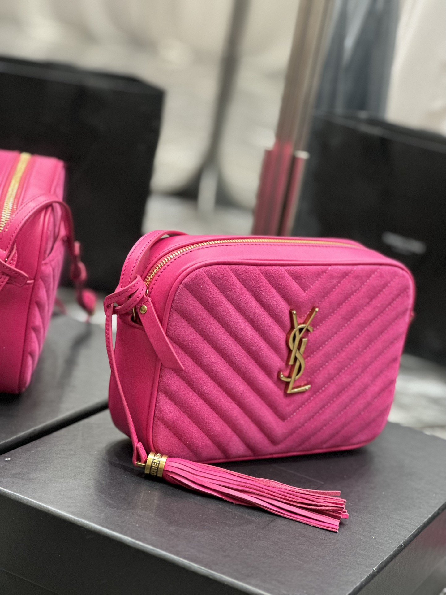 Handbags SAINT LAURENT 520534 size 23x16x6 cm - vstockx