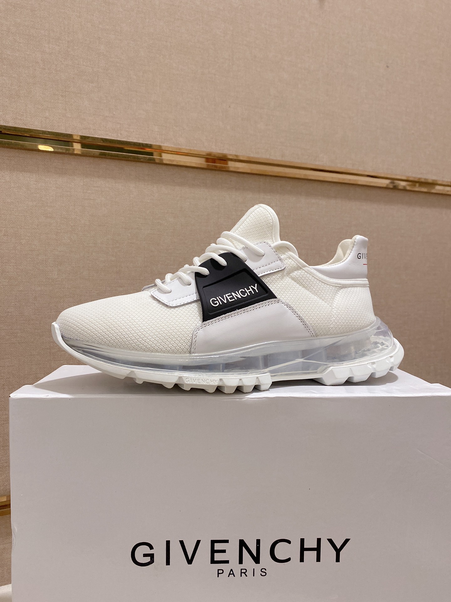 Givenchy Spectre Zip Sneakers 7 - vstockx