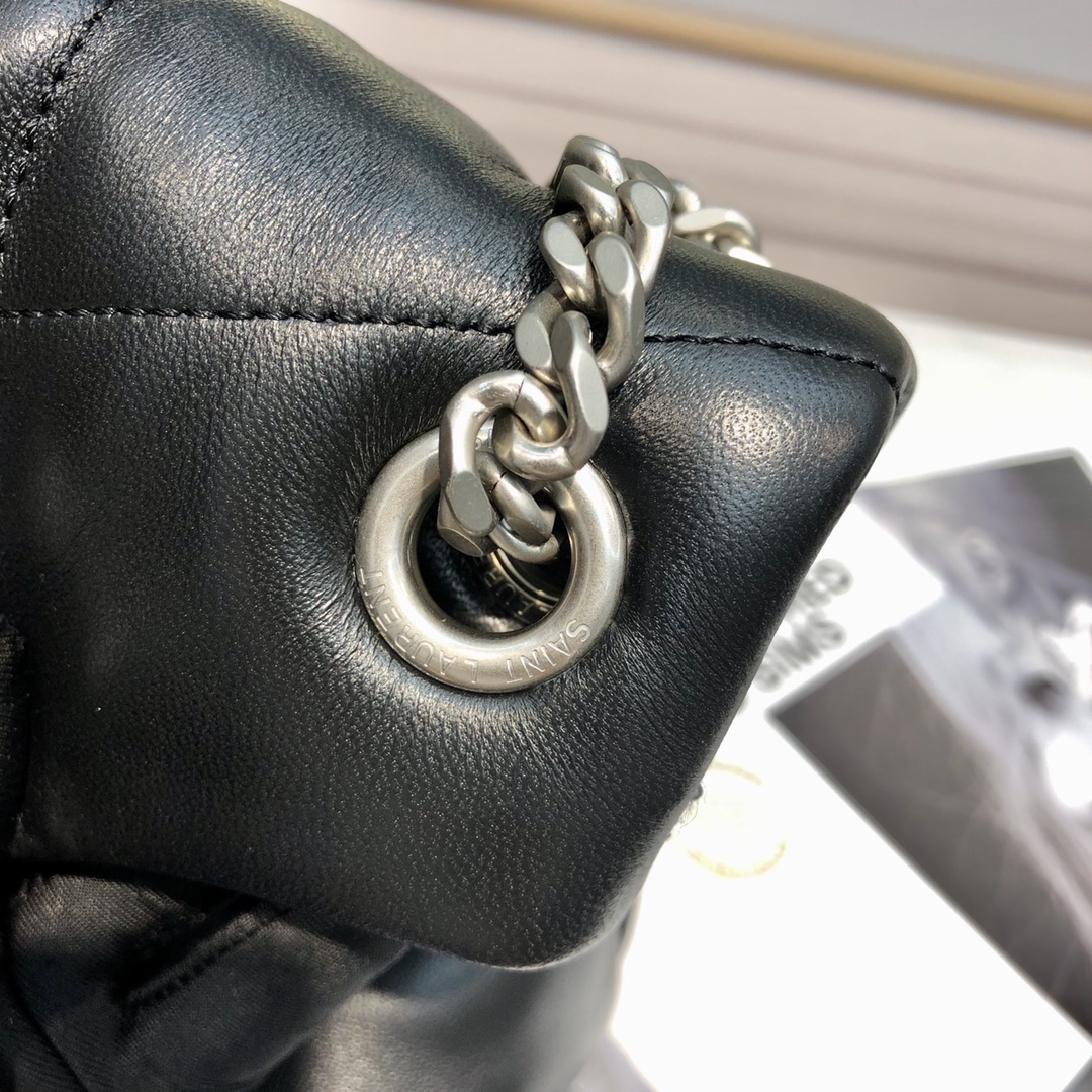 Handbags SAINT LAURENT 577476 size 29x17x11 cm - vstockx