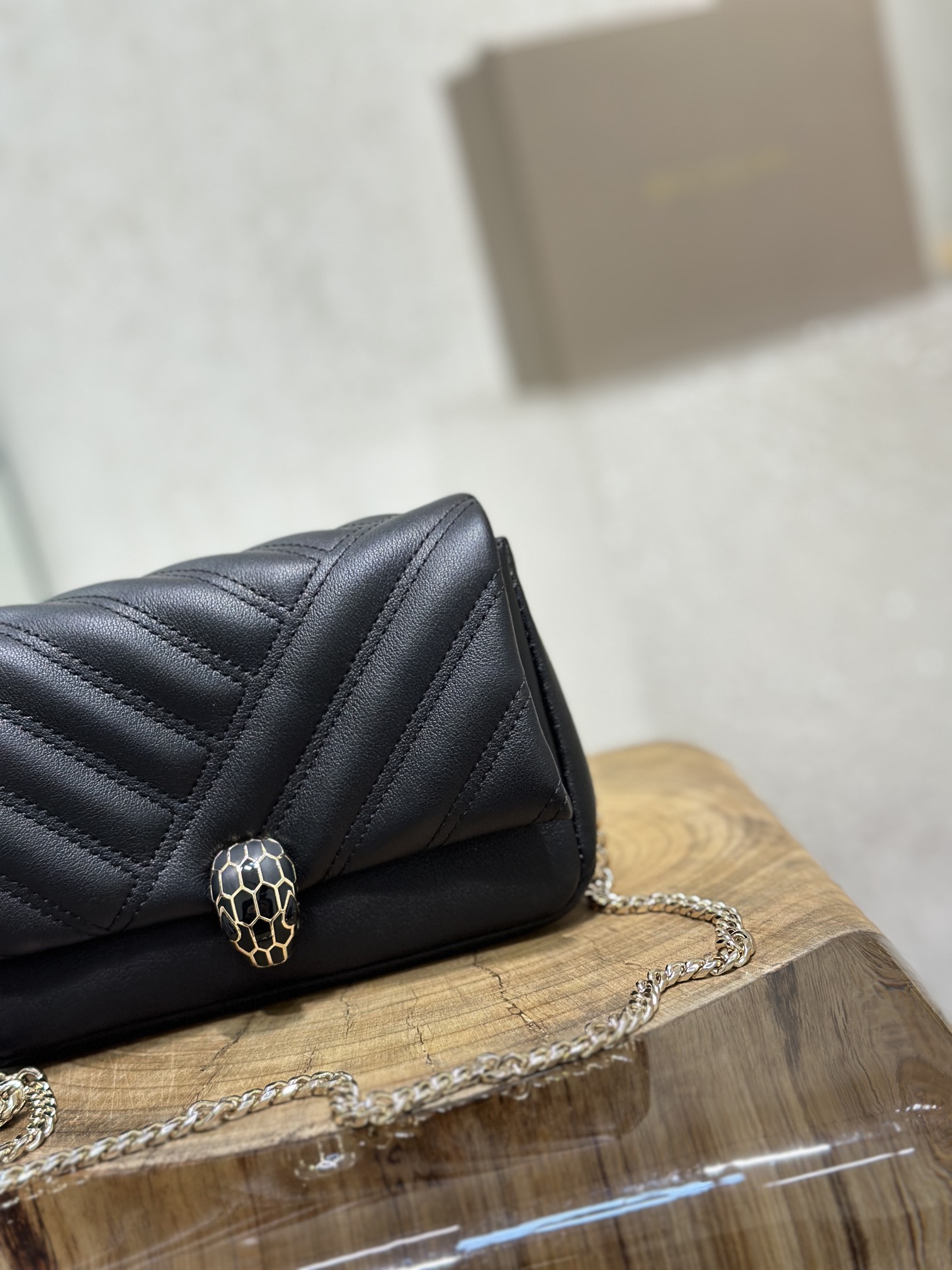 Handbags Bvlgari 288706 size:17*11*5 cm - vstockx