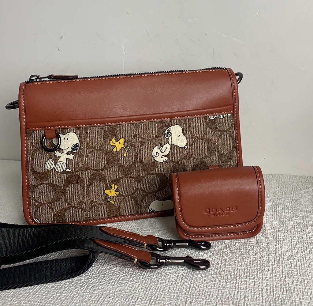 Handbags Coach cE709 size:25*16*6 - vstockx