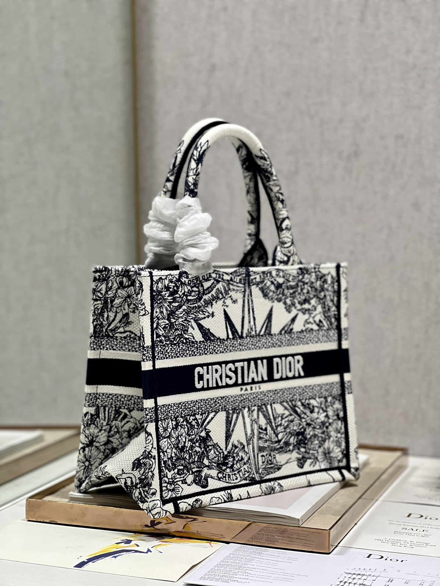 Handbag Dior 1265 size 26.5  21  14 cm - vstockx