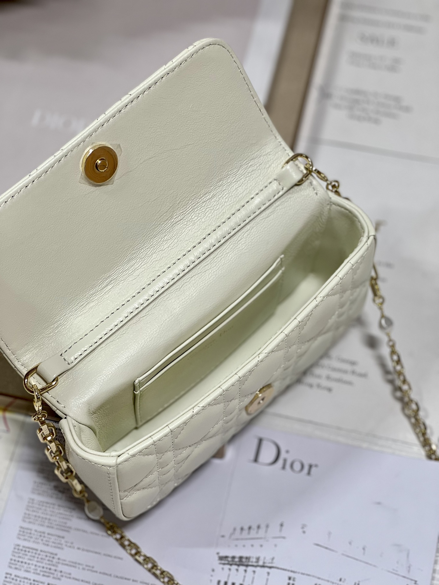 Handbag Dior 0977 size 18.5 x 10 x 4 cm - vstockx