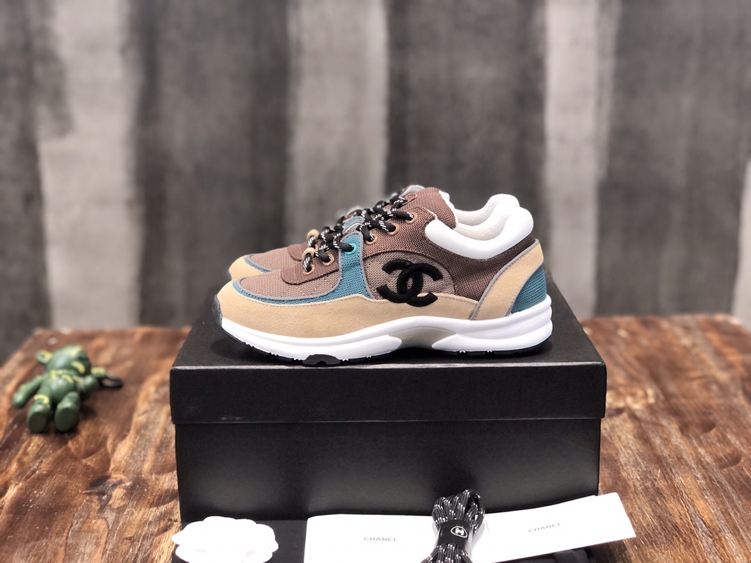 Chanel Fabric & Suede Calfskin Low Top Sneaker 6 - vstockx