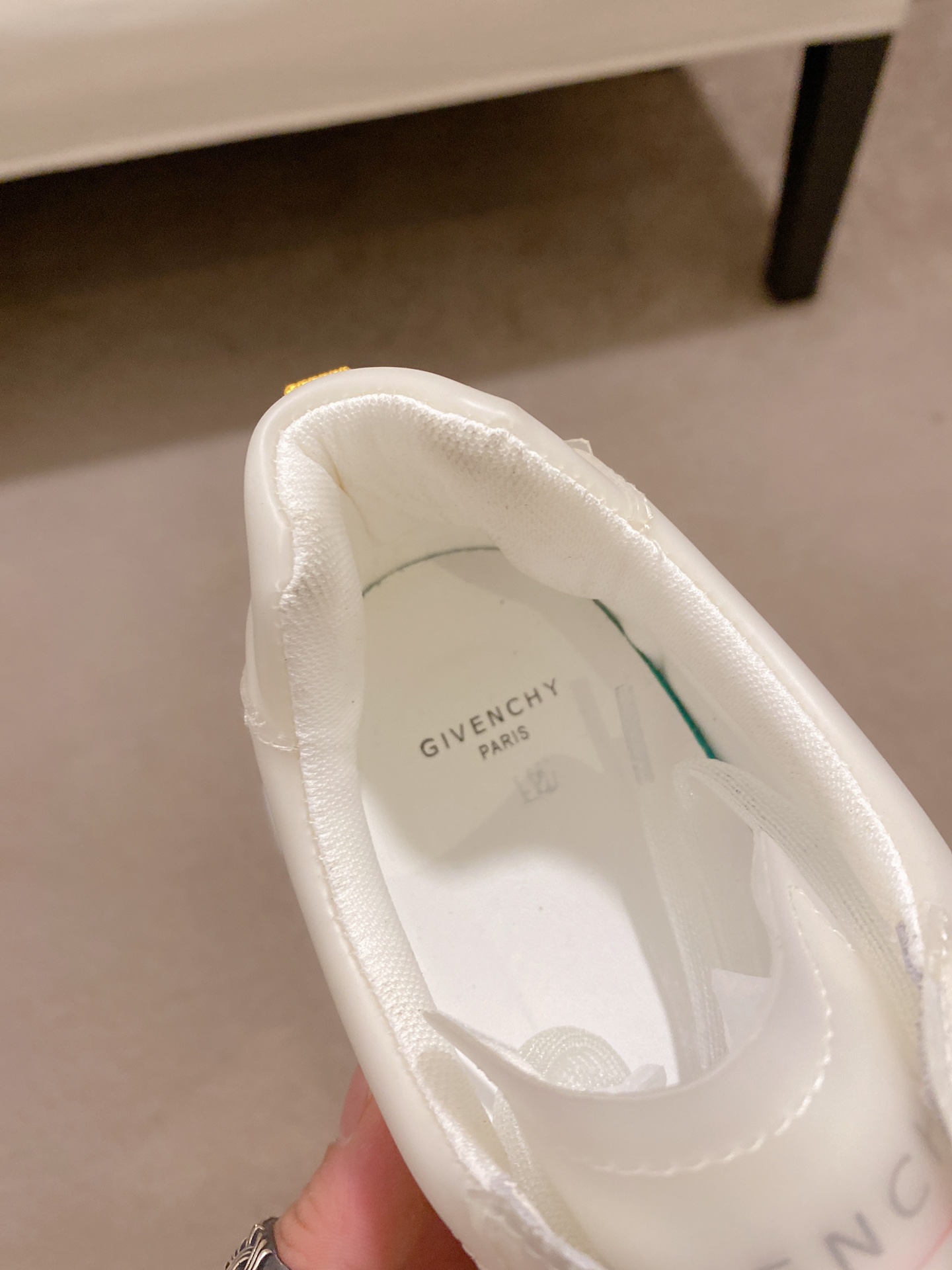 Givenchy Spectre Zip Sneakers 11 - vstockx