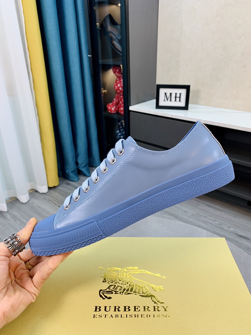 Burberry Perforated Check Sneaker 31 - vstockx