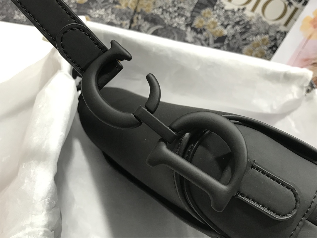 Handbag Dior M0446 size 25.5 x 20 x 6.5 cm - vstockx