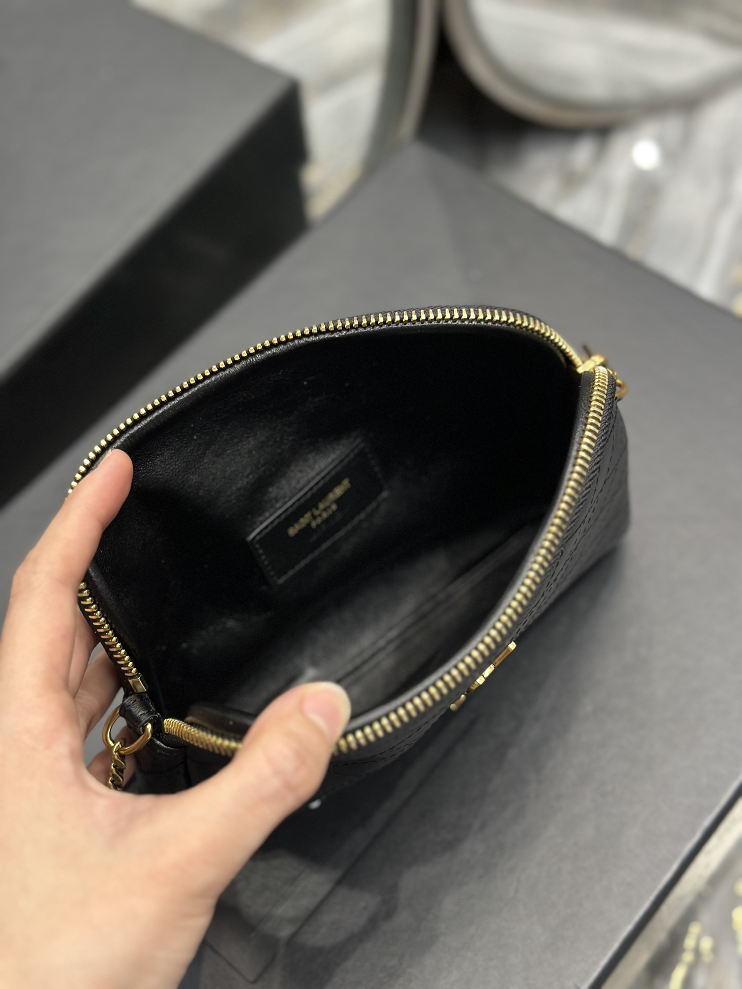 Handbags SAINT LAURENT 733667 size 19x12.5x4 cm - vstockx