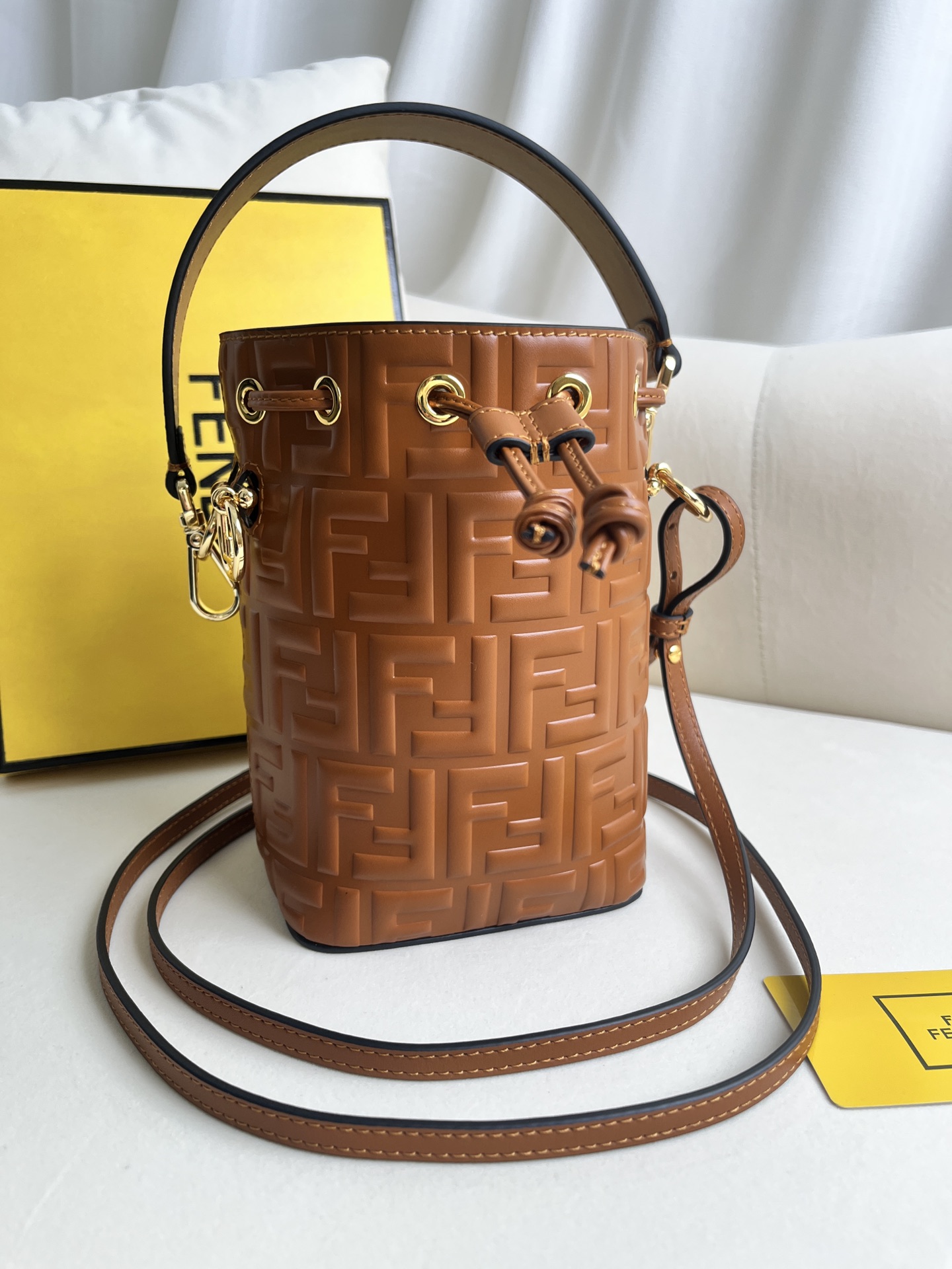 handbags FENDI 226 size:12*18*10cm - vstockx