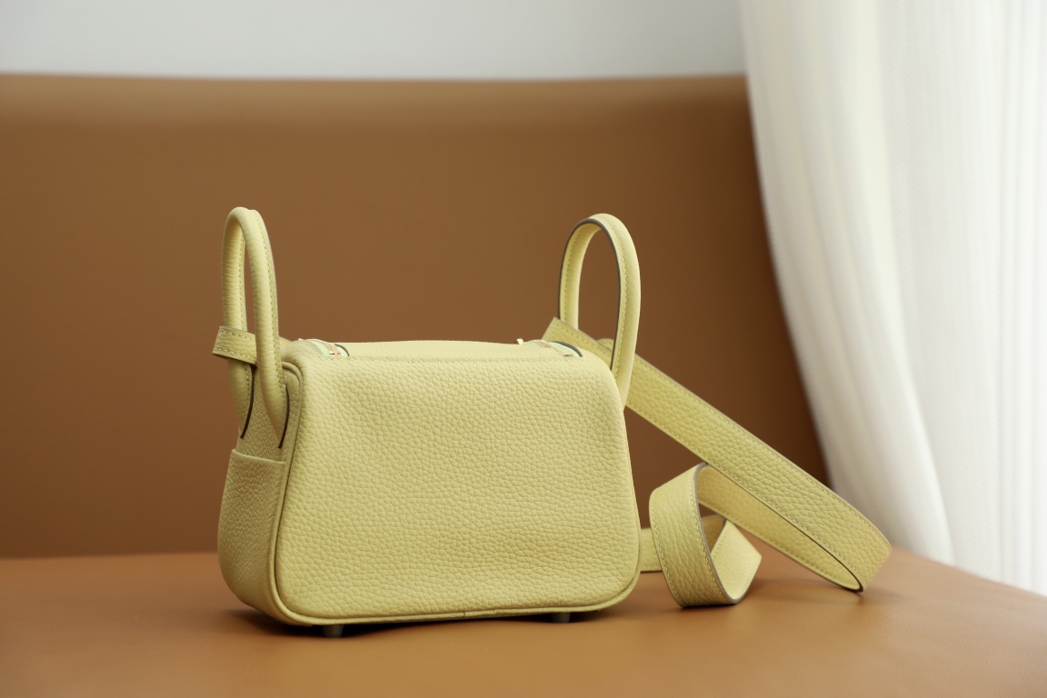 Handbags Hermes Lindy mini tc - vstockx