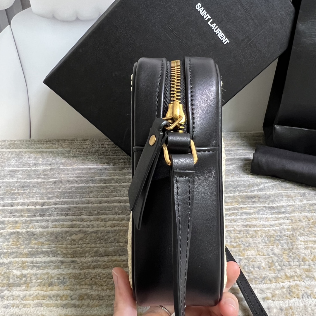 Handbags SAINT LAURENT 520534 size 23x16x6 cm - vstockx