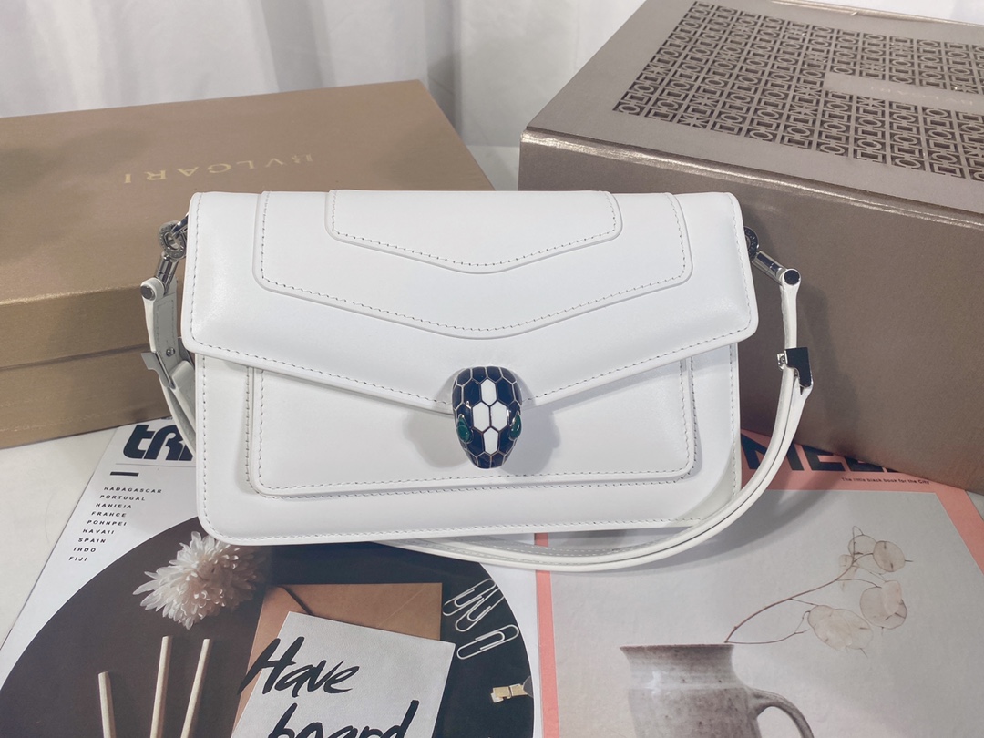 Handbags Bvlgari 292104950 size:22*15*4.5 cm - vstockx