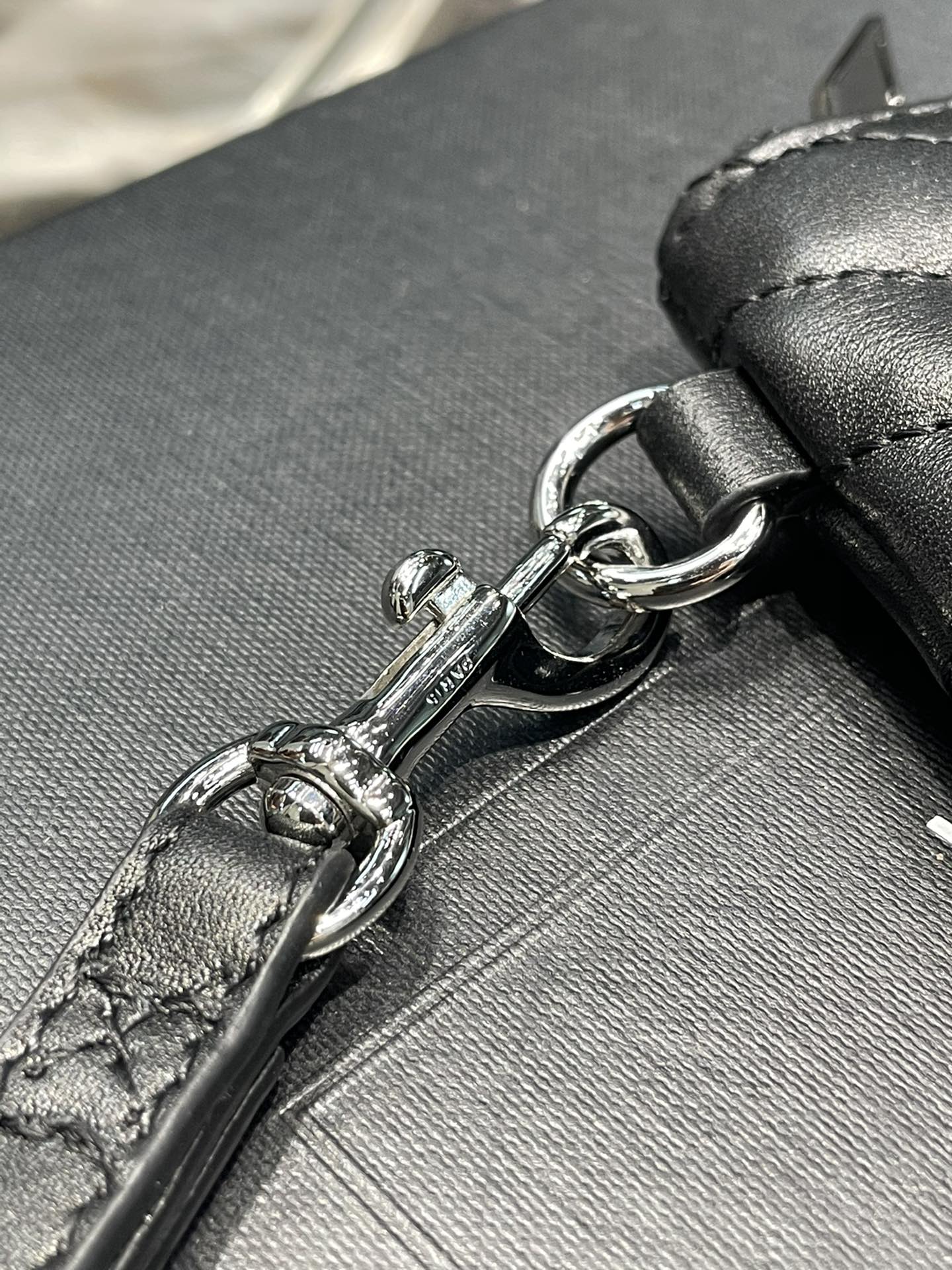 Handbags SAINT LAURENT 379039 size 24  17.5  1.5 cm - vstockx