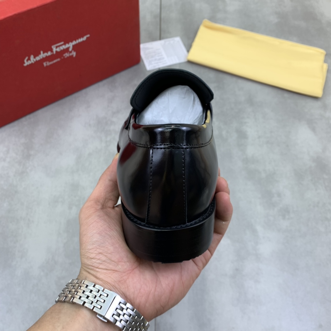 Salvatore Ferragamo Boots 11 - vstockx