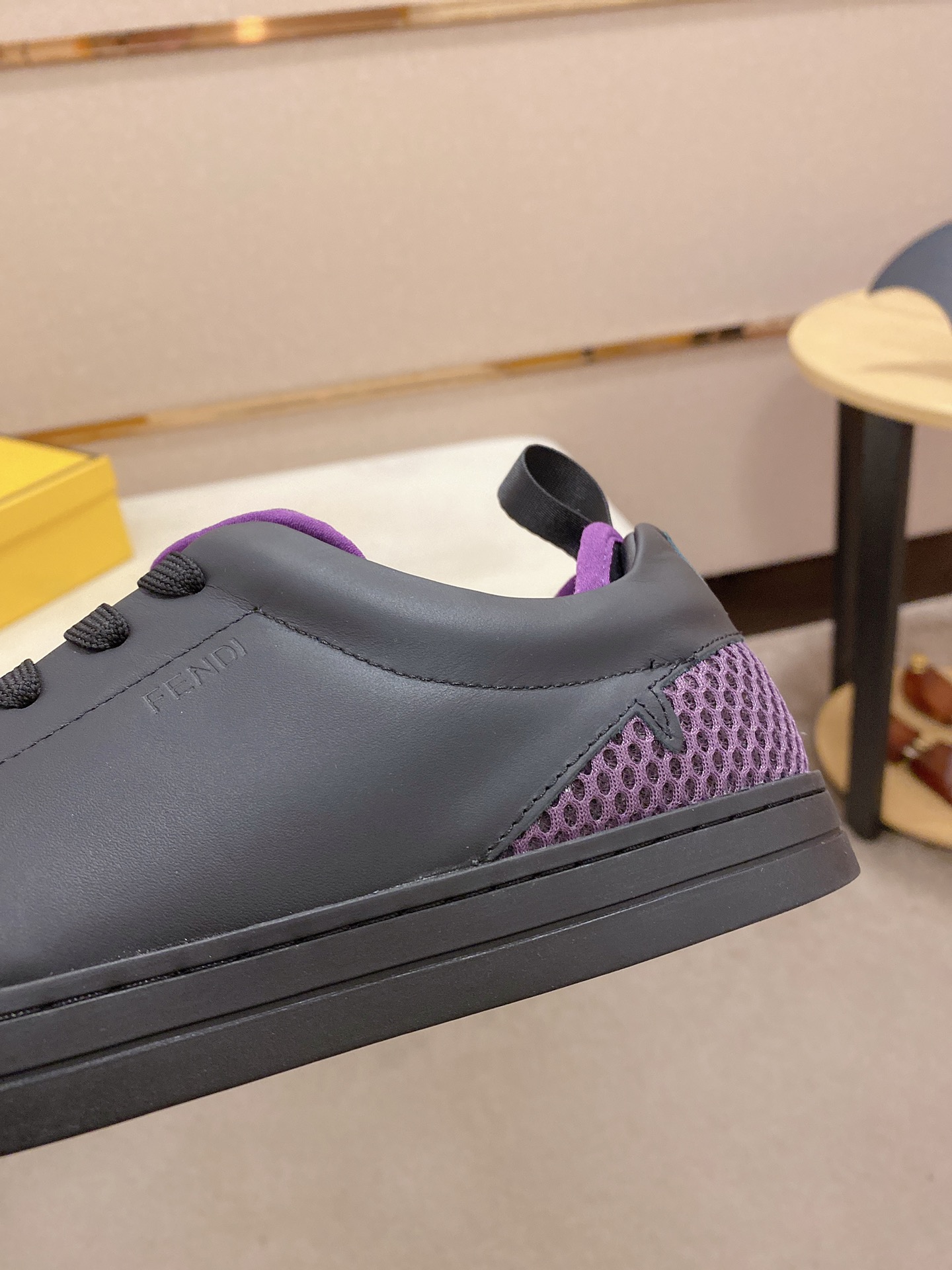 Fendi Low Top Sneakers 23 - vstockx