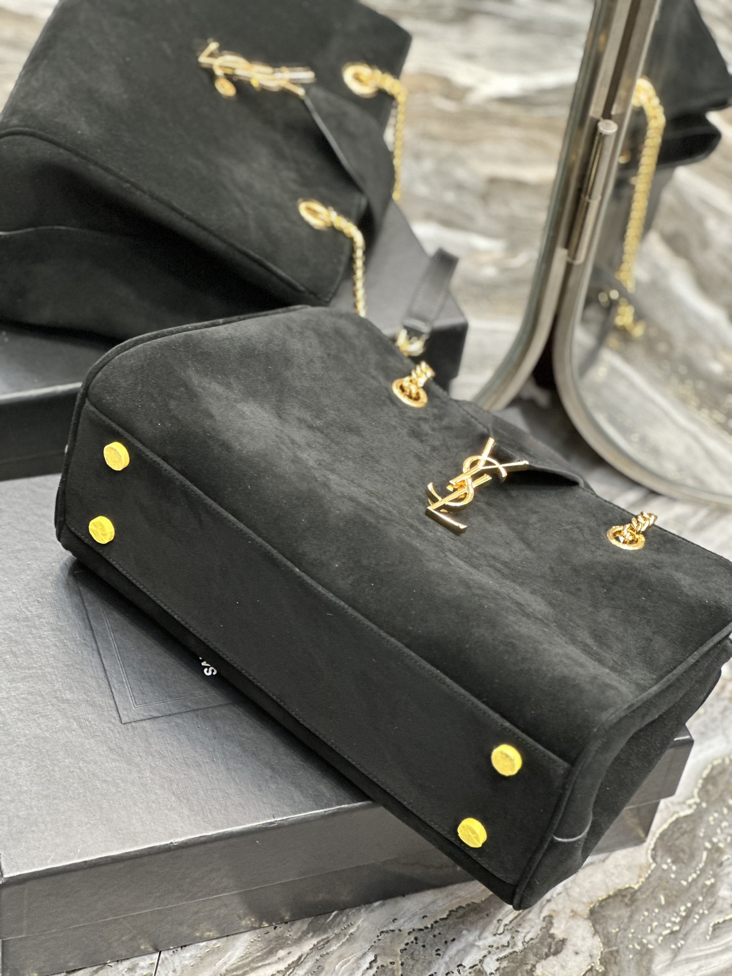 Handbags SAINT LAURENT 668900 size 33  22  15 cm - vstockx