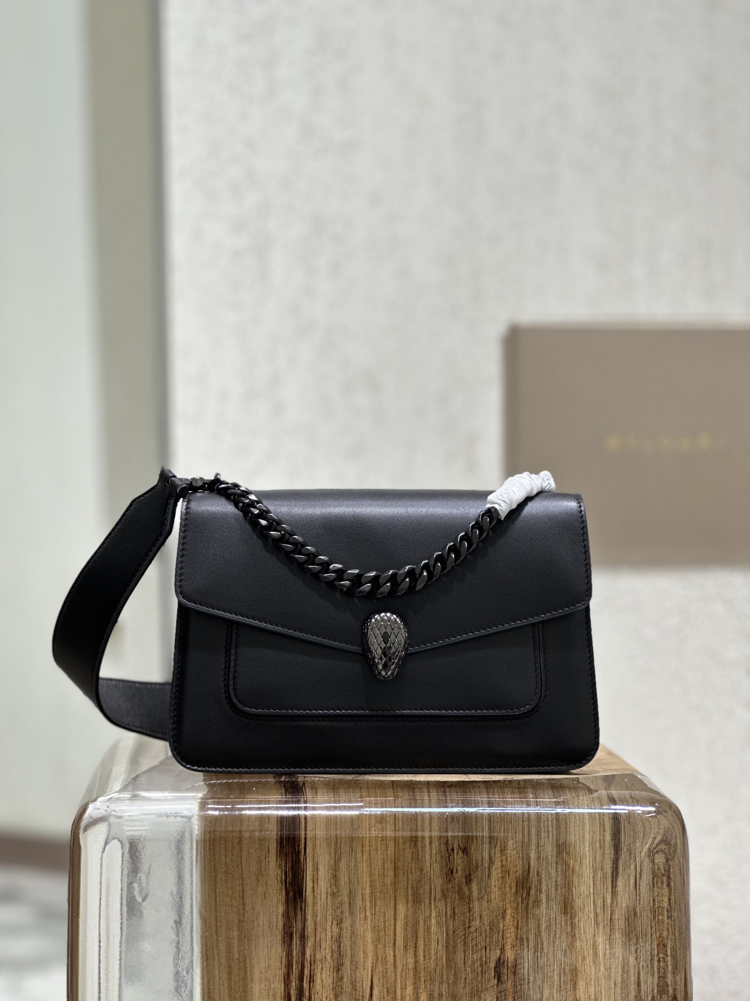 Handbags Bvlgari 290767 size:25*17*8 cm - vstockx