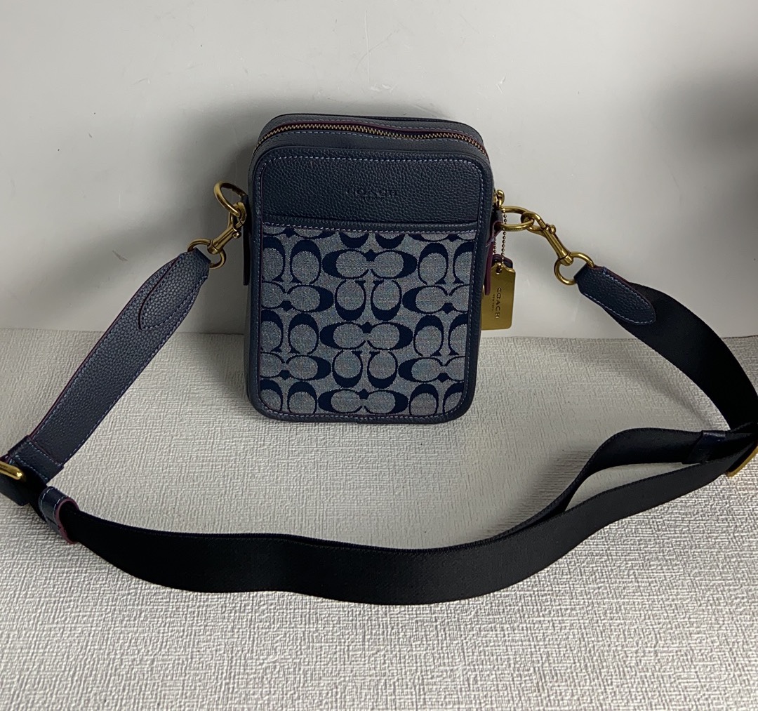 Handbags Coach CH060 size:16*21*6cm - vstockx