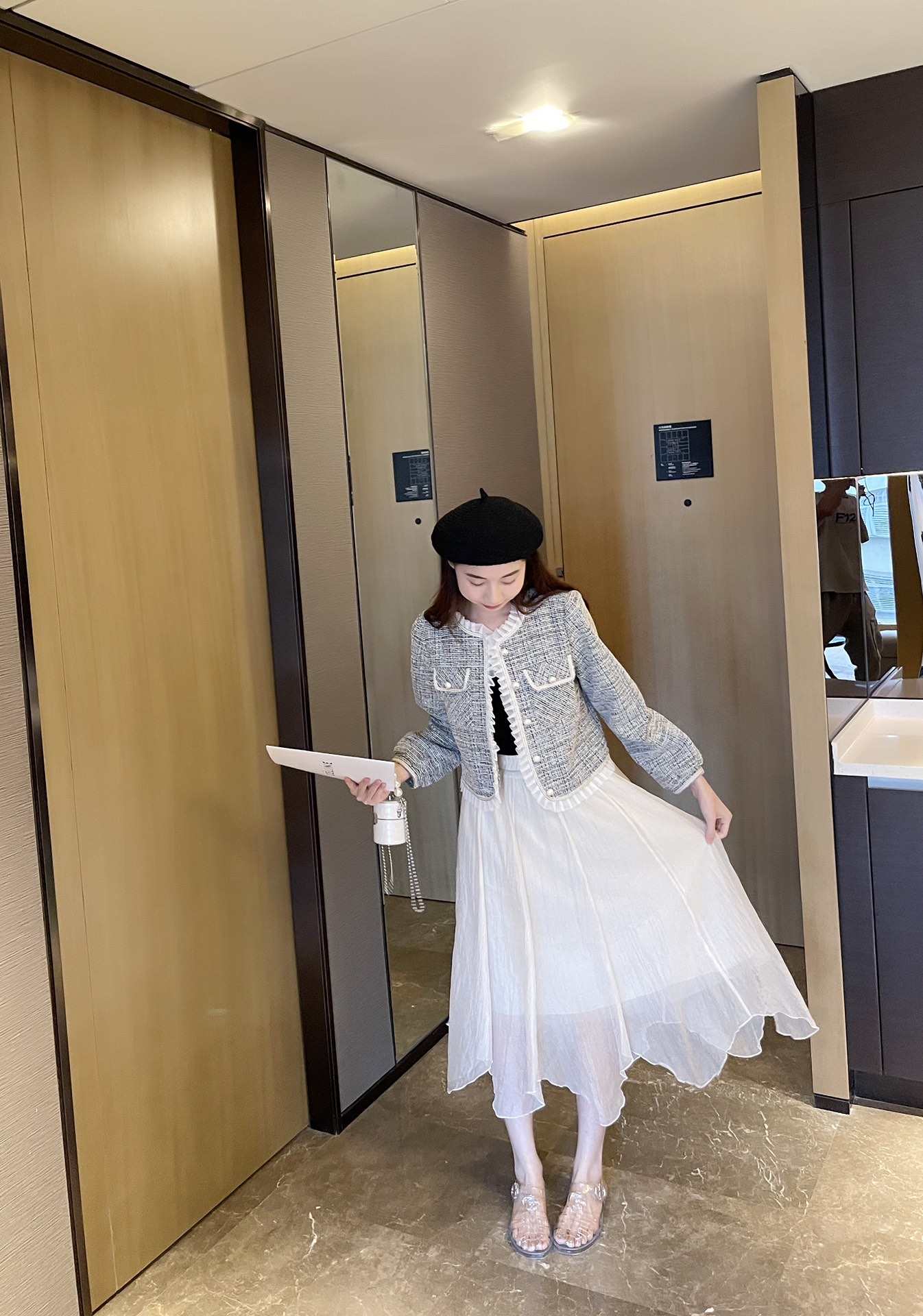 Gucci Women's sandal with Double G Women 11 - vstockx