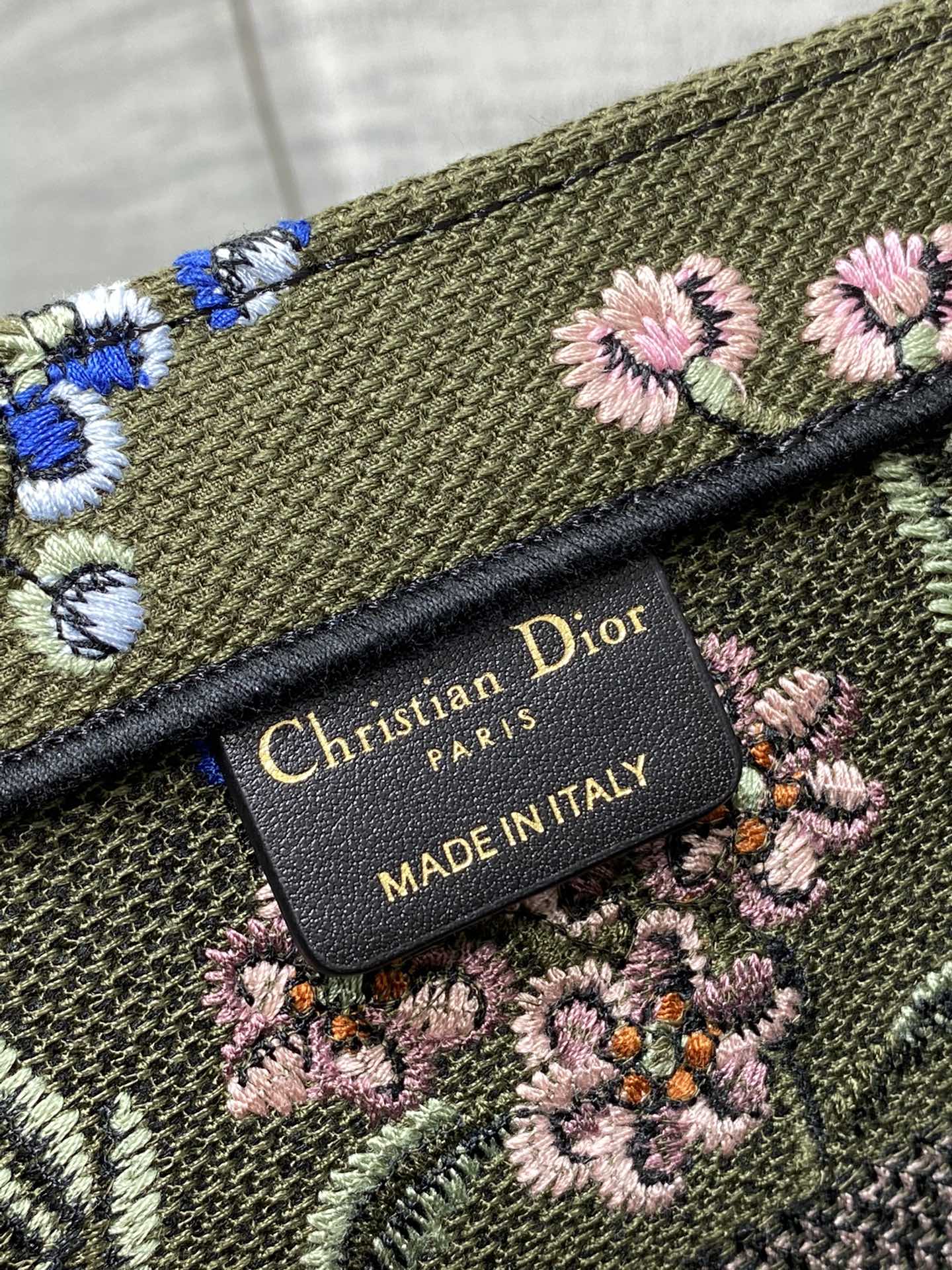 Handbag Dior size 36*18*28 cm - vstockx