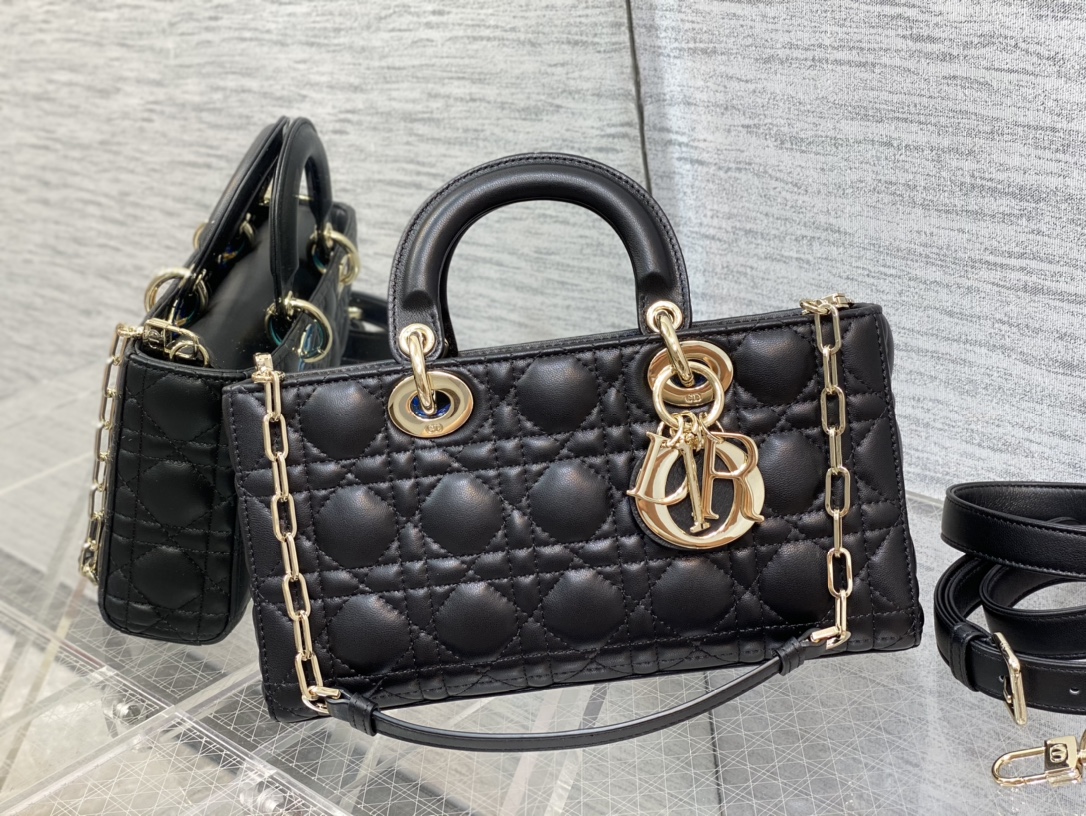 Handbag Dior size 26*6*14 cm - vstockx