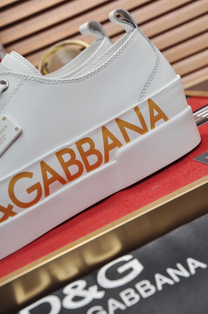 Dolce & Gabbana Low Tops Sneakers 111 - vstockx