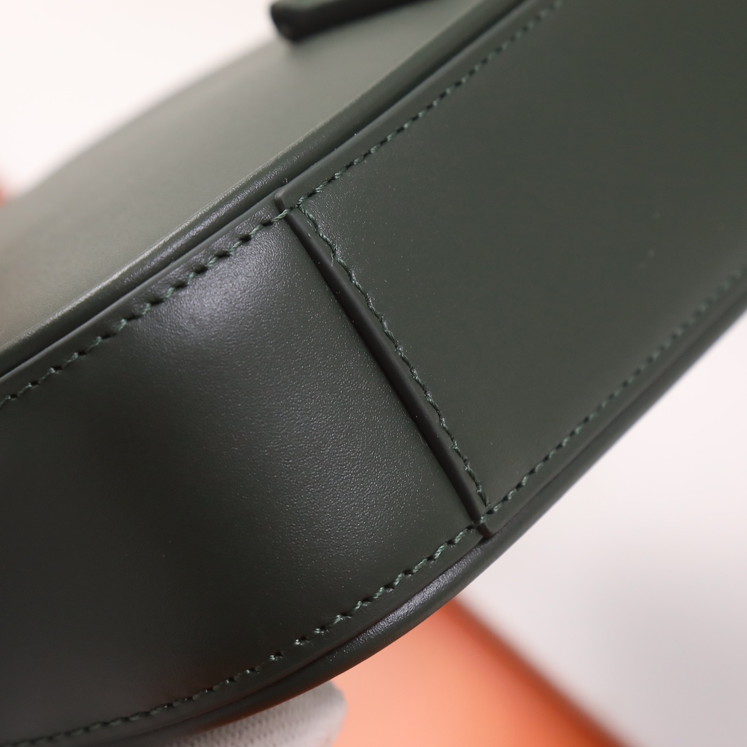 Handbags SAINT LAURENT 710318 size 19X11.5x4.5 cm - vstockx