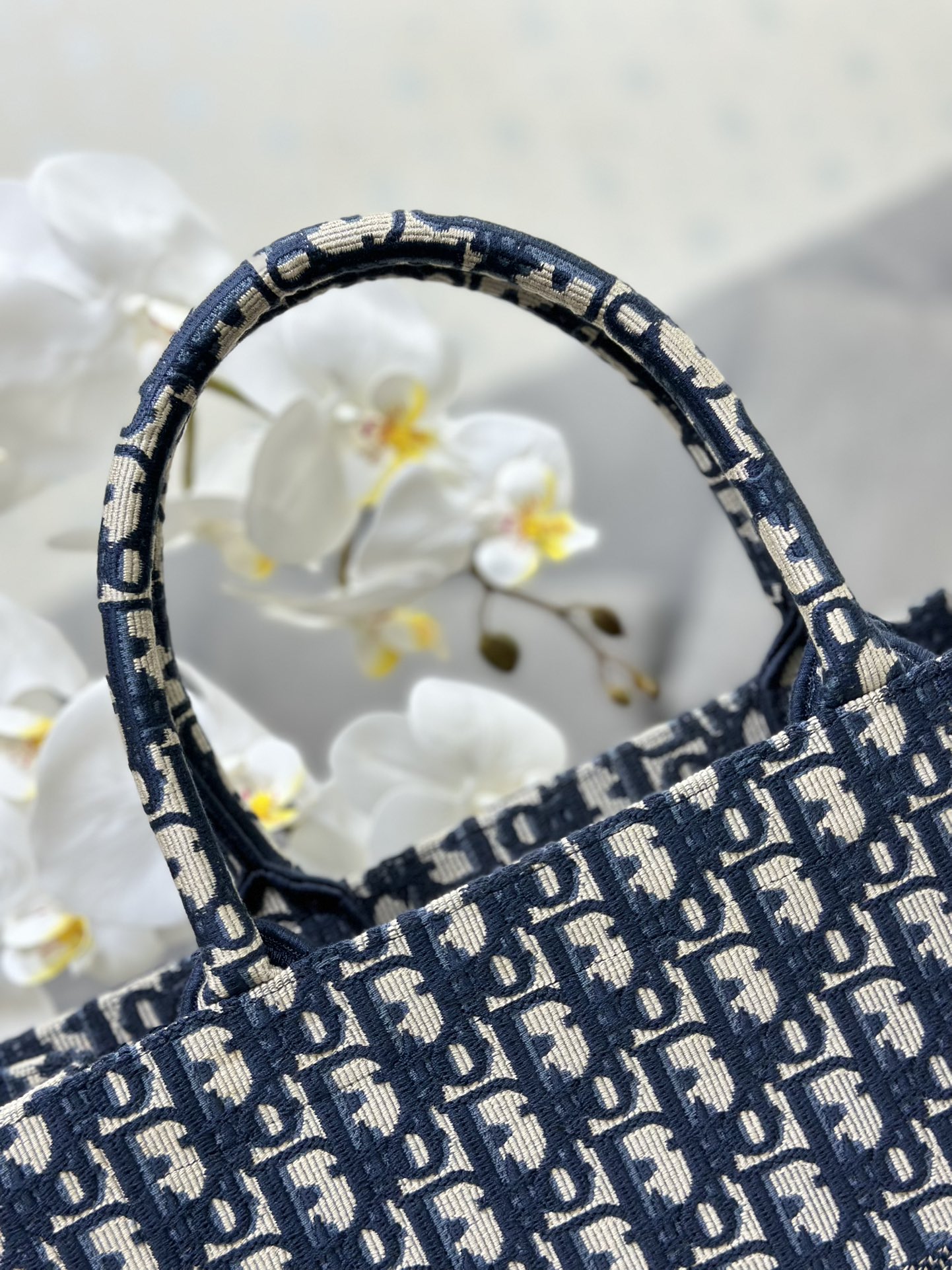 Handbag Dior M1286 size 42 x 35 x 18.5 cm - vstockx