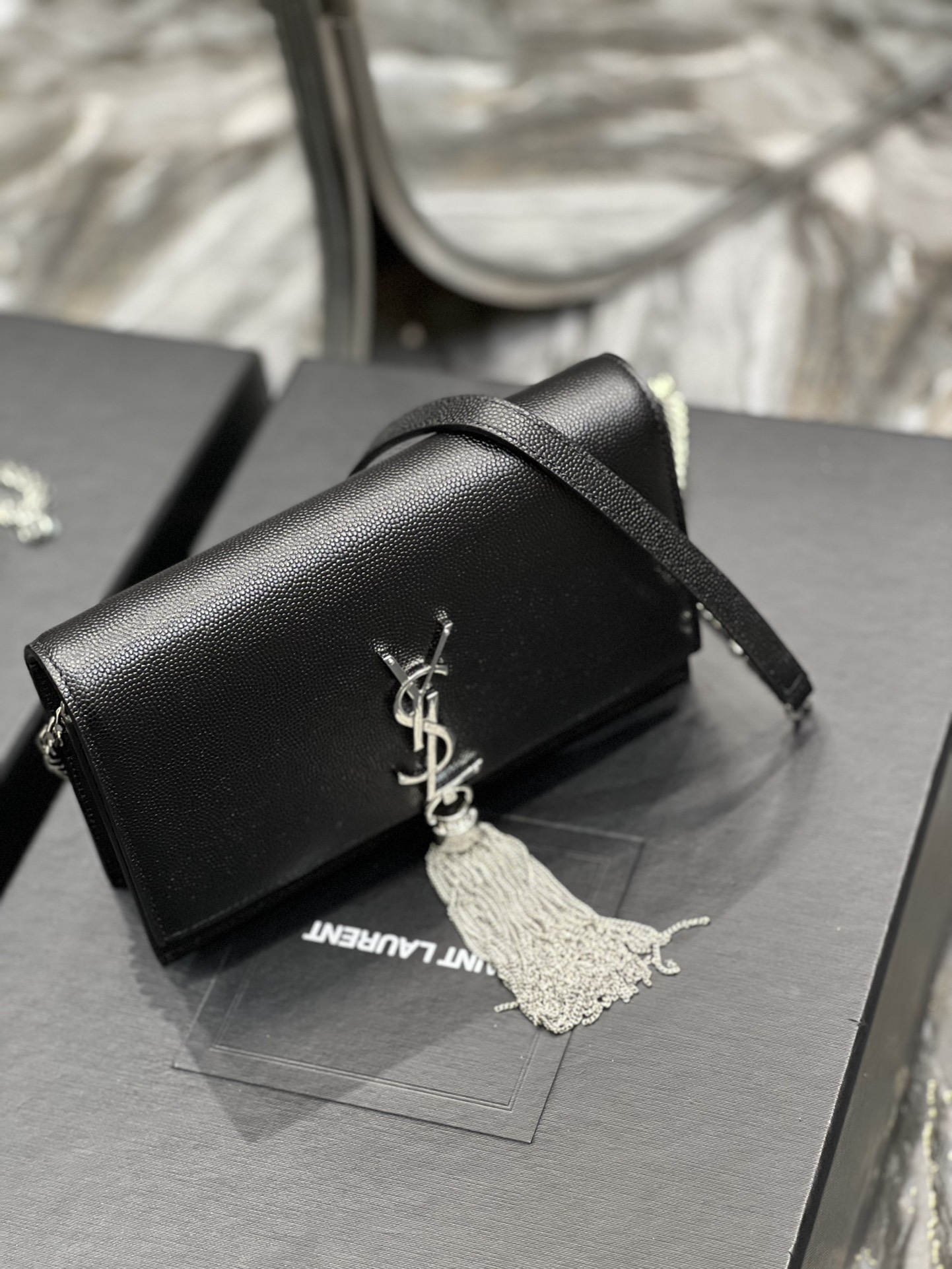 Handbags SAINT LAURENT 452159 size 19x12.5x4 cm - vstockx
